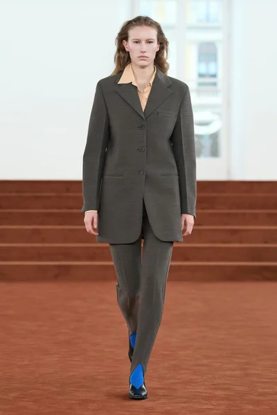Look 29